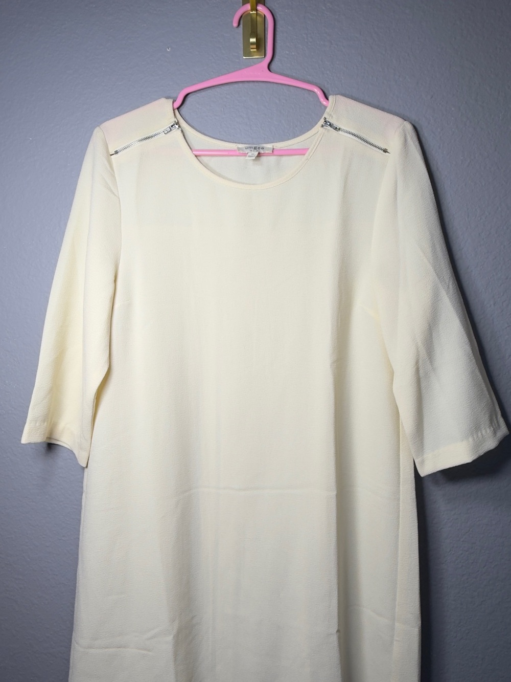 Umgee Women’s Medium Ivory Cream Shift Dress Pleated Back Zipper Shoulder Boho